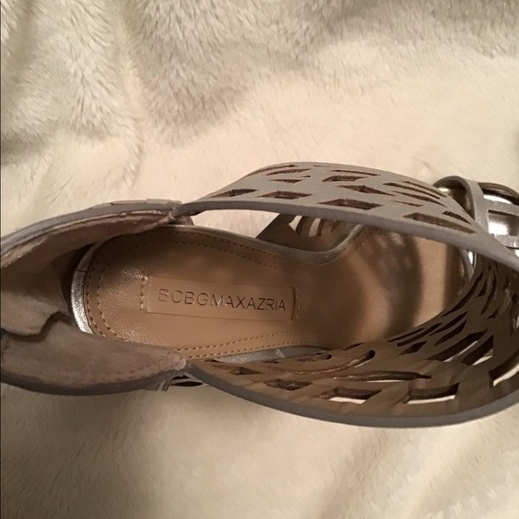 BCBG NWT metallic heels - Picture 8 of 14